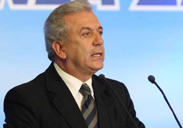 Ο Δημήτρης Αβραμόπουλος στην Κεντρική Επιτροπή της ΝΔ