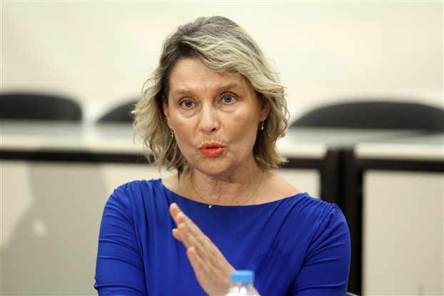 «Παράθυρο» να ψηφίσει τη συμφωνία των Πρεσπών άφησε η Παπακώστα